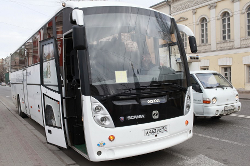 Комфортабельный транспорт для путешествия в Звенигород предоставила Марфо-Мариинская обитель