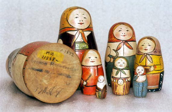 First_matryoshka_museum_doll_buttom