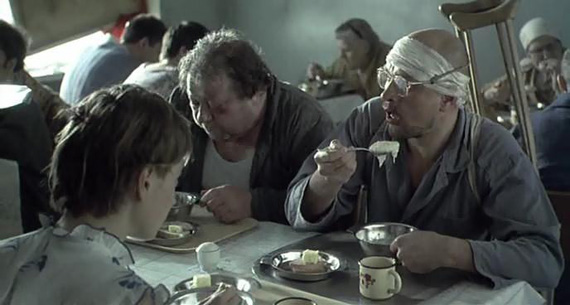 dlyakota.ru_drama_dom-durakov-2002_4