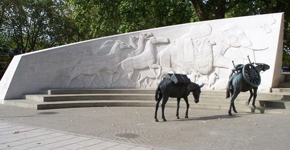 Animals_in_War_west