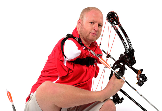 LOS ANGELES, CA - NOVEMBER 20: Paralympic archer Matt Stutzman poses for a portrait at the USOC Rio Olympics Shoot at Quixote Studios on November 20, 2015 in Los Angeles, California. (Photo by Harry How/Getty Images)