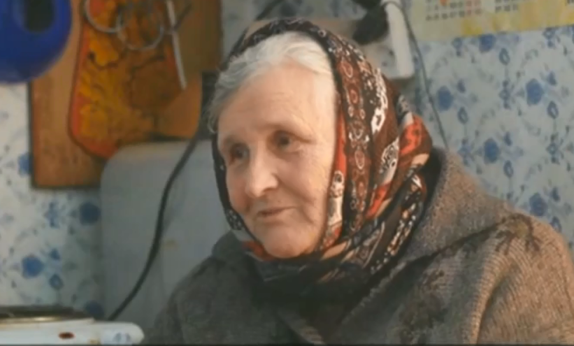 Бабушка опекун. Опекуны бабушек в Татарстане. Бабушка с чеком. Бабуля на чеку.