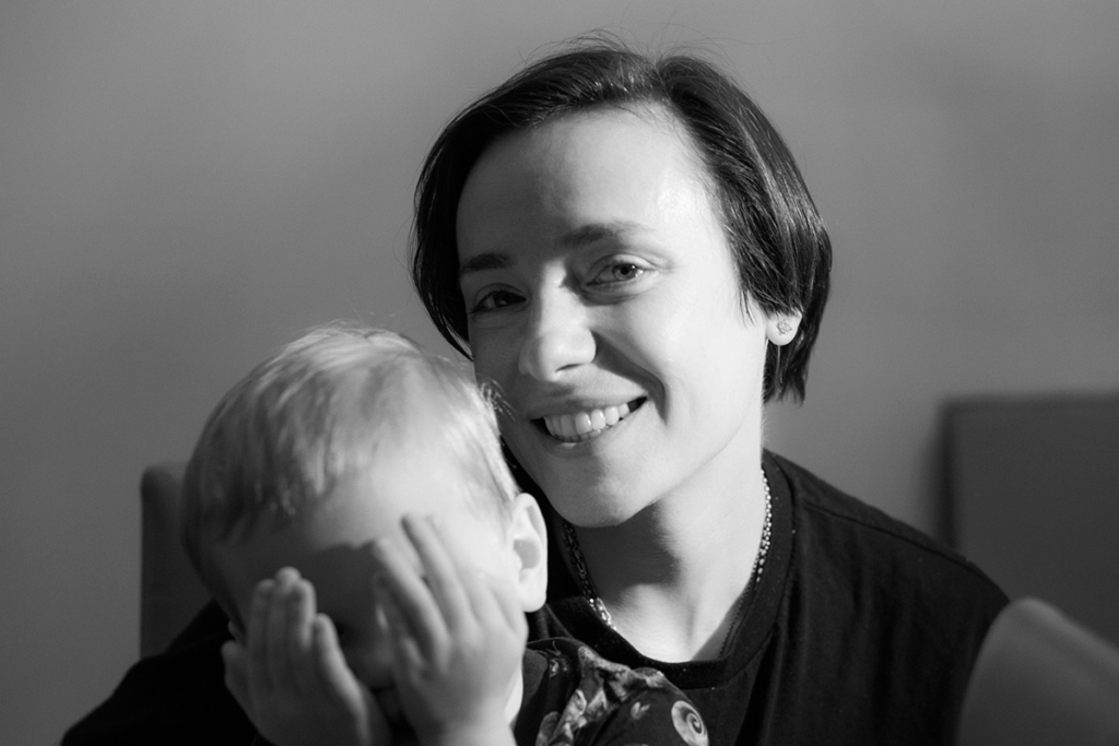 Тутта Ларсен с сыном