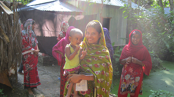 Женщины и маленький ребенок, Бангладеш