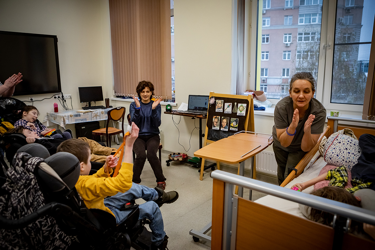 Звонок тритон сюрприз ср-02б электронный проводной. Детский хоспис звонок. Как сделать чтобы дверной звонок звонил тише. Ring дверная камера. Современный дверной звонок.