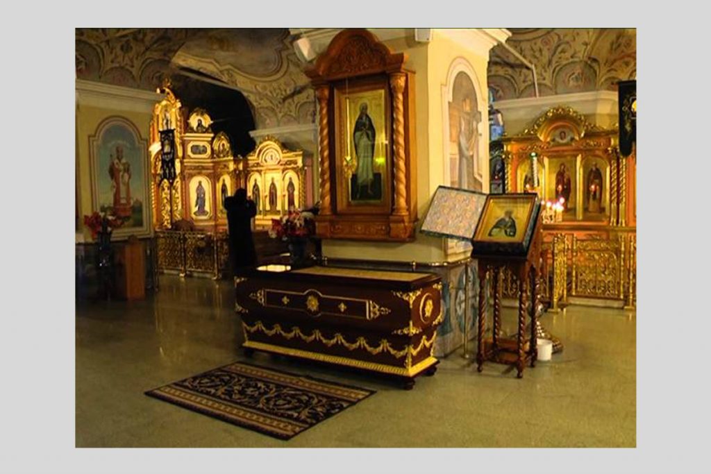 Рака с мощами блаженной Пелагеи в Казанской церкви Дивеевского монастыря