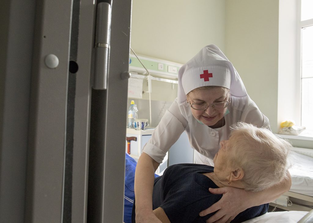 Телефон патронажной службы. Медсестра милосердия. Служба сестер милосердия. Сестры милосердия служба милосердия.