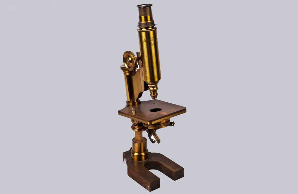 Микроскоп биологический со штативом конструкции А.И. Бабухина