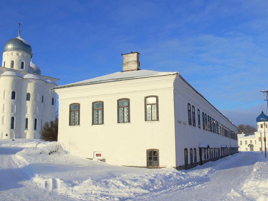 Орловский корпус и Георгиевский собор Юрьева монастыря.