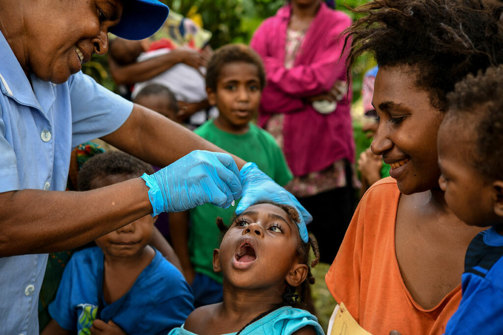 Вакцинация детей от полиомиелита в Папуа – Новой Гвинее. 24.07.2018