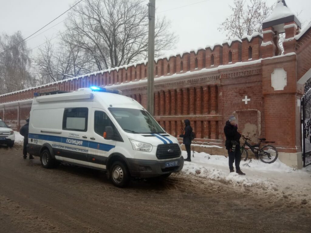 Брянск нападение на гимназию. Теракт в православной гимназии в Серпухове. Взрыв в гимназии в Серпухове. Взрыв в семинарии в Серпухове. Взрыв в православной гимназии в Серпухове.