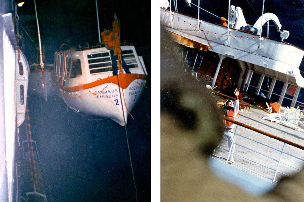 Слева спасательная шлюпка, справа член экипажа, сигнализирующий вертолету