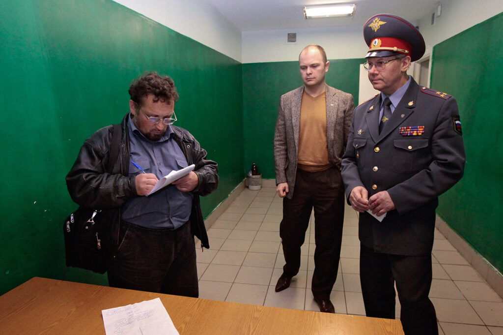 Во время проведения рейда по надзору за соблюдением законности и прав граждан в районных отделах ГУВД Москвы
