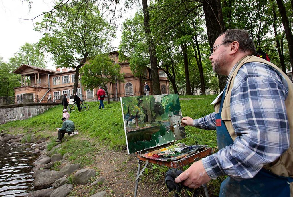 Петербургские художники на этюдах в Лопухинском саду, на заднем плане дача Громова