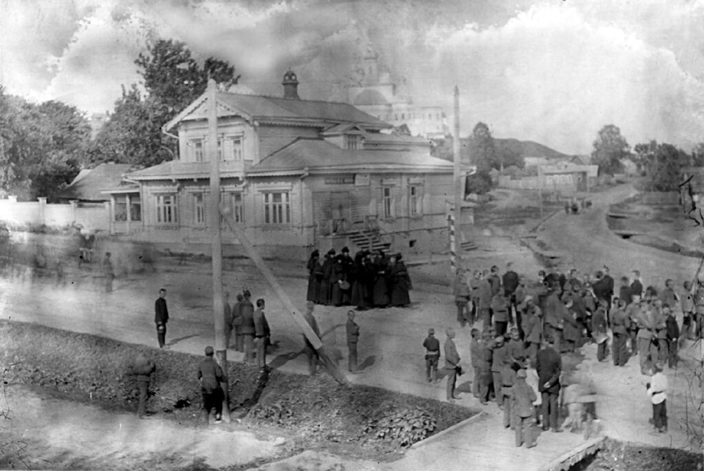 Старинная фотография улицы Переславля-Залесского