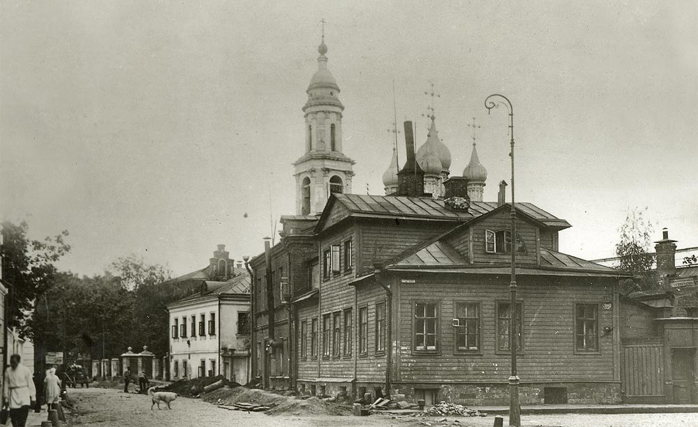 Вид на храм Николы в Толмачах в 20-е годы