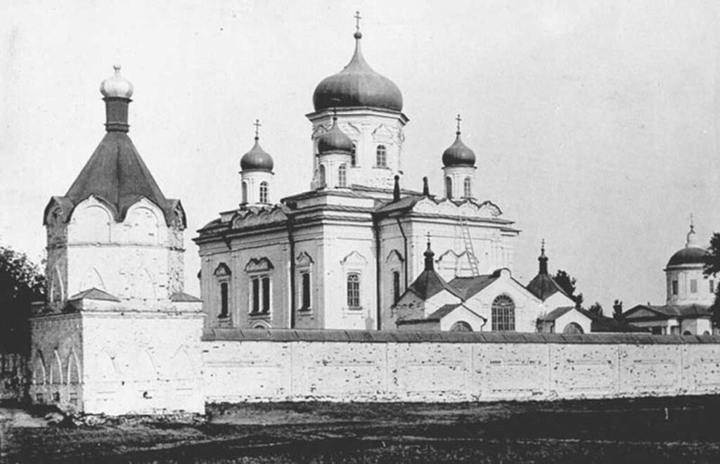 Троицкий храм над могилой А. Г. Киселева в Спасо-Преображенском монастыре.