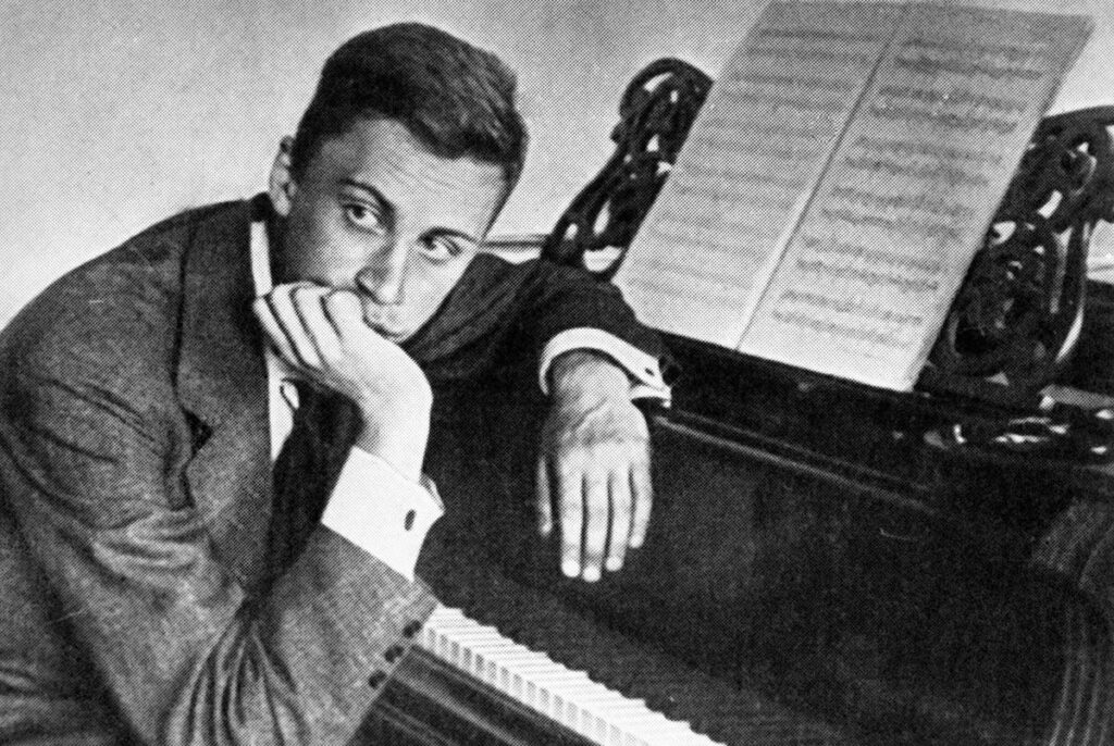 Сергей Прокофьев за роялем, 1910 год