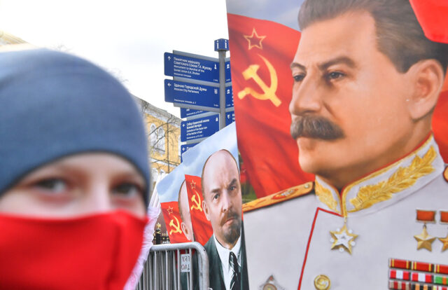 Портрет Сталина на улице