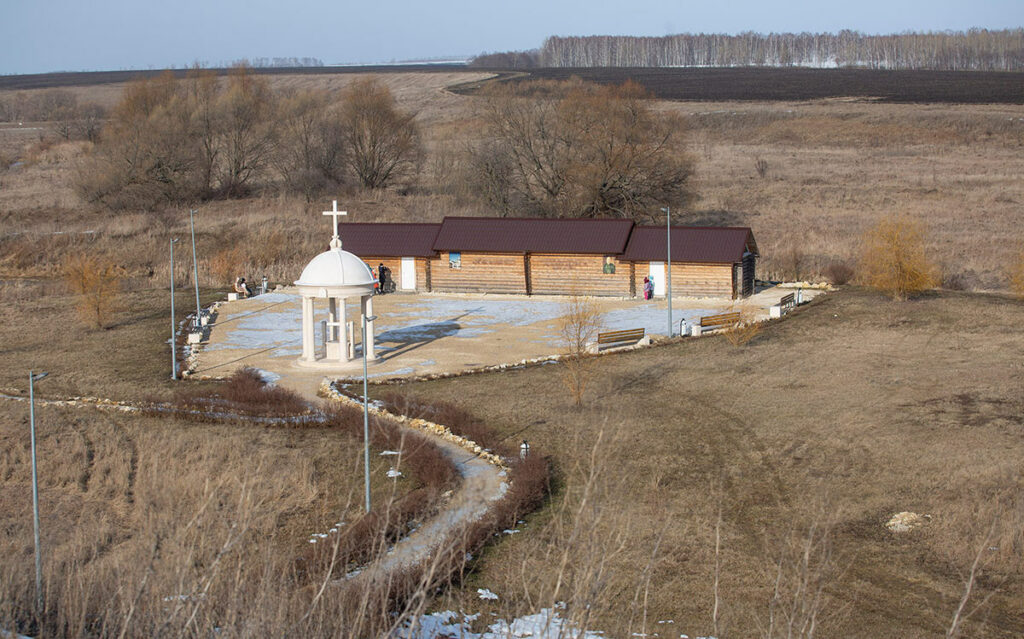 Купель и источник при храме Успения Пресвятой Богородицы села Себино