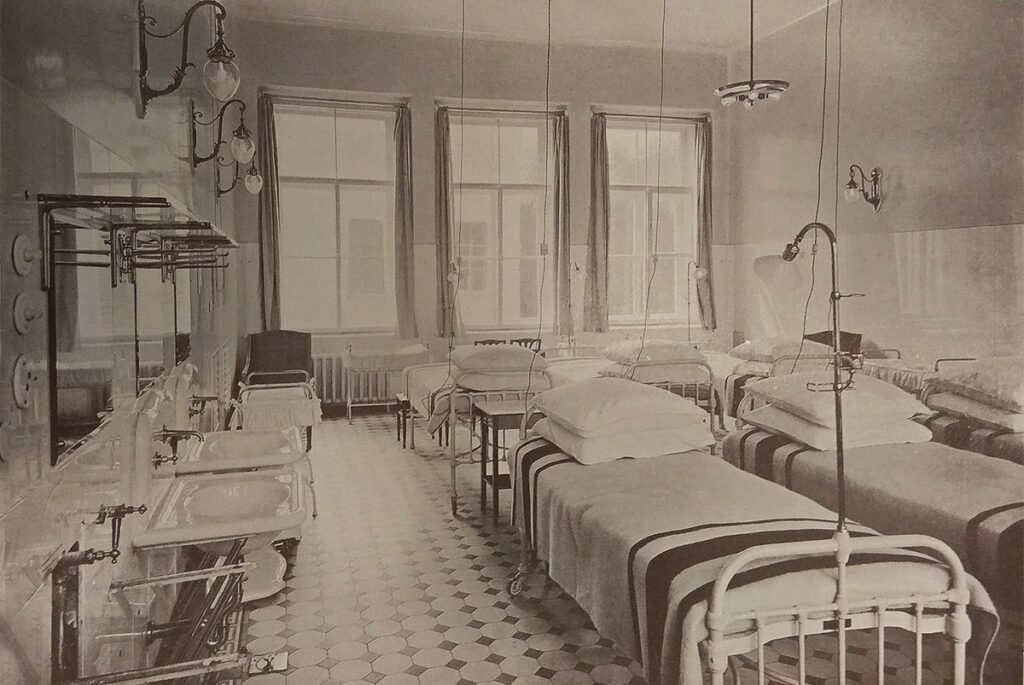 Родильня на 6 кроватей в Императорском клиническом повивально-гинекологическом институте в Петербурге