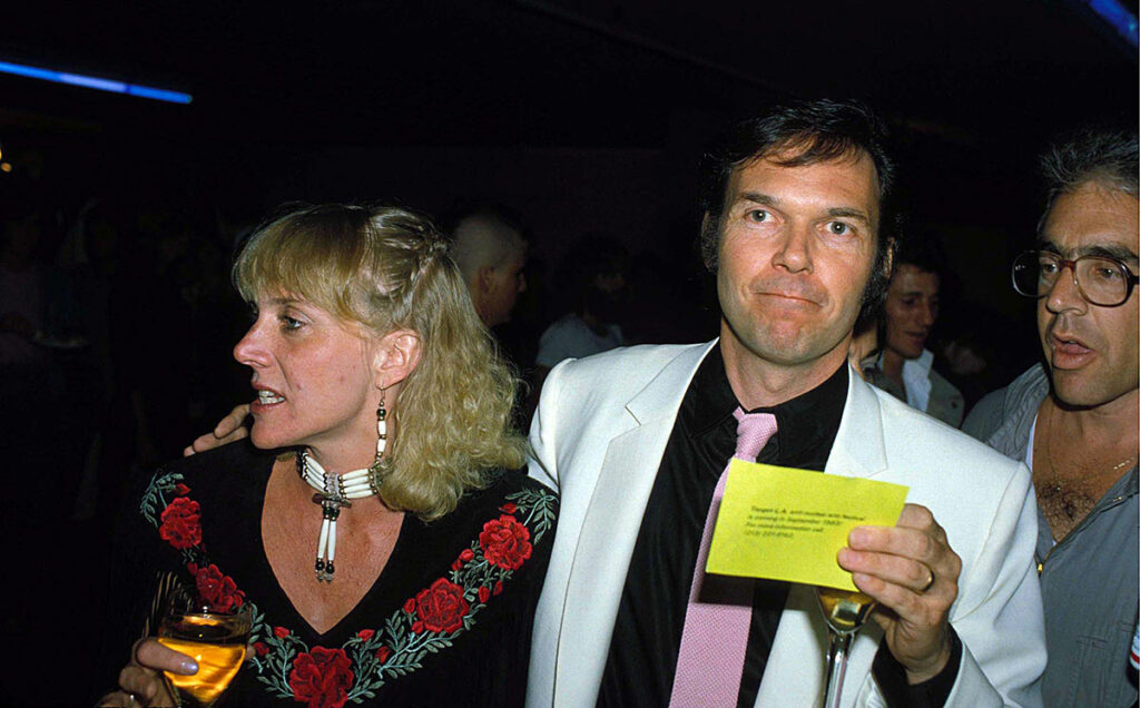Нил Янг с женой Пегги в 1983 году