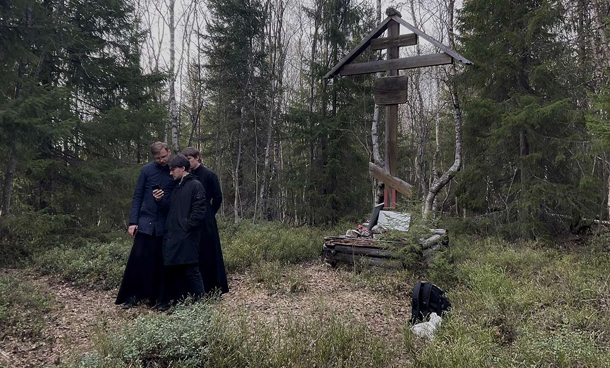 кладбище. где хоронят умерших в колонии. сегежское кладбище. ограждение на кладбище. где хоронят умерших в колонии.