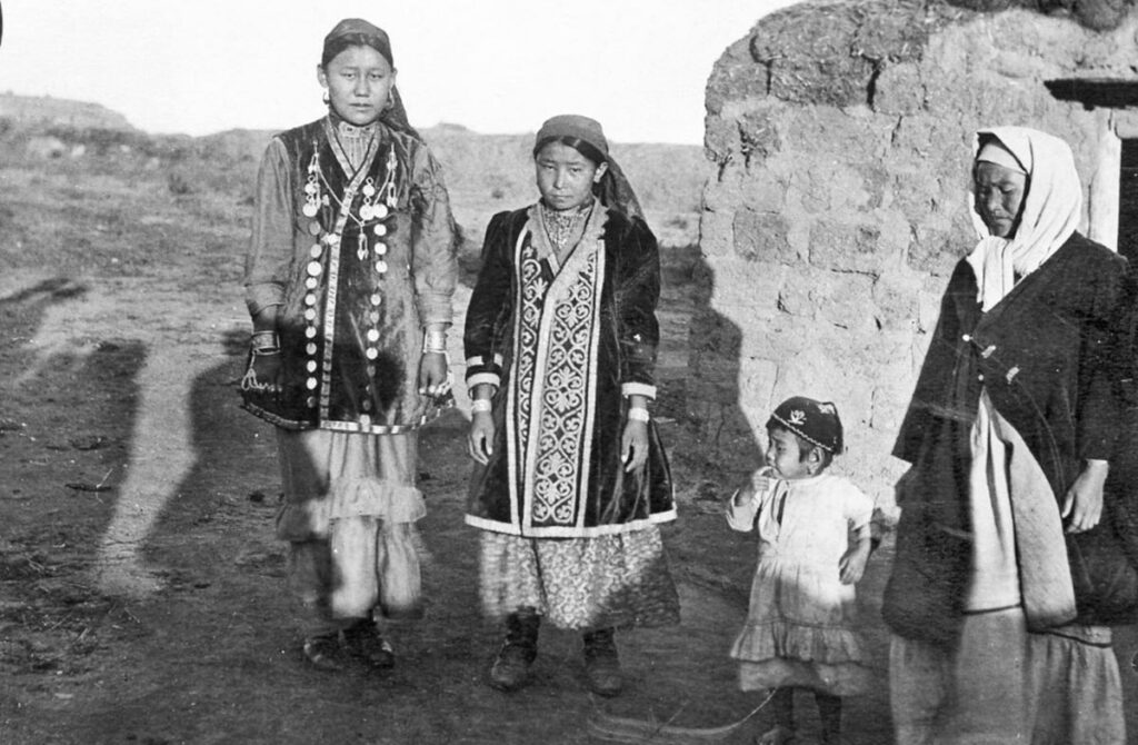 Башкирские женщины, Самарская губерния, начало XX века
