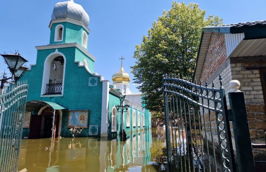 Затопленная церковь