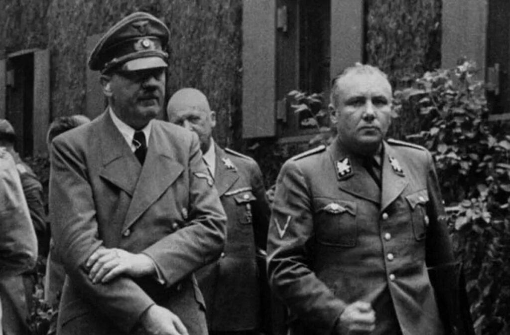 Гитлер и Борман