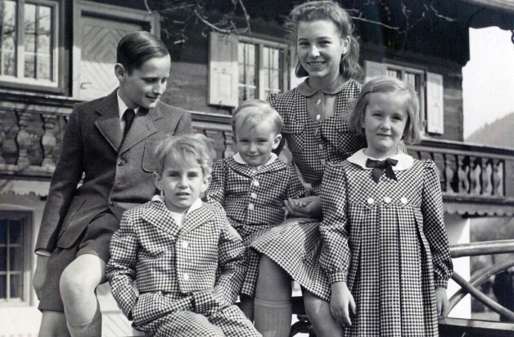 Дети Ганса Франка, Николас самый младший в центре, 1941 год