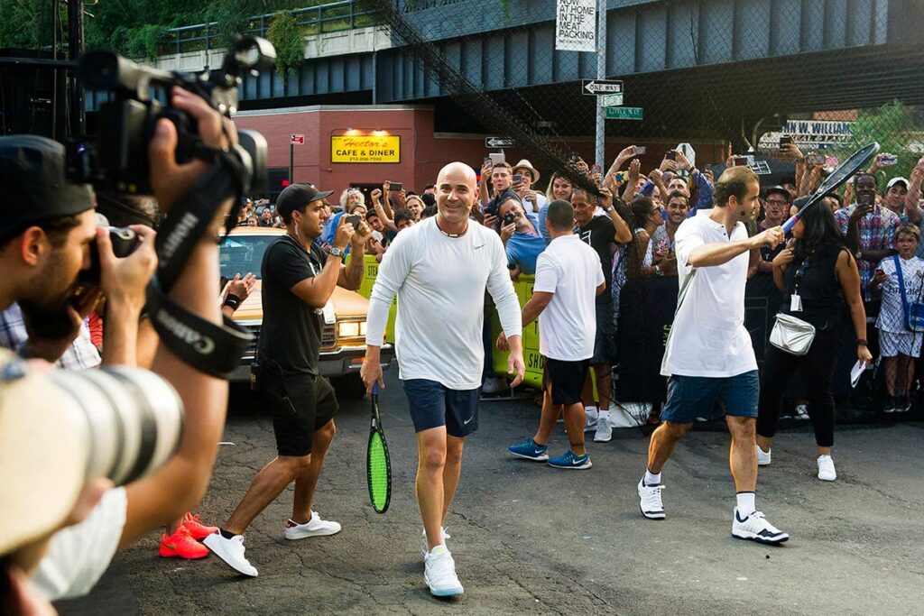 Уличный мастер-класс с участием звезд тенниса в Нью-Йорке