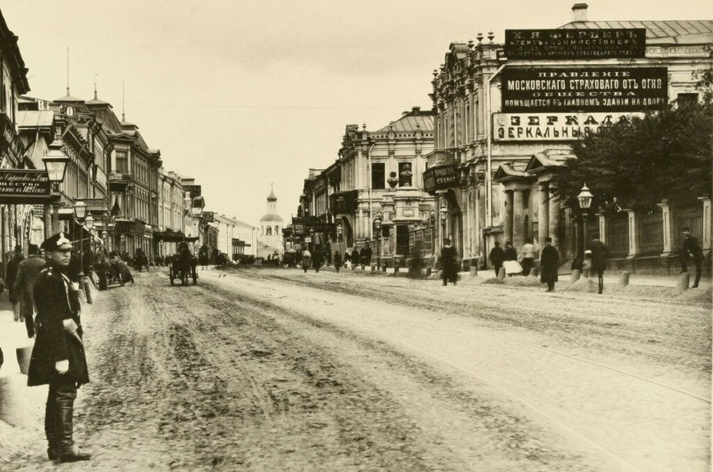 Вид Большой Лубянки со стороны Китай-города, 1888 г.