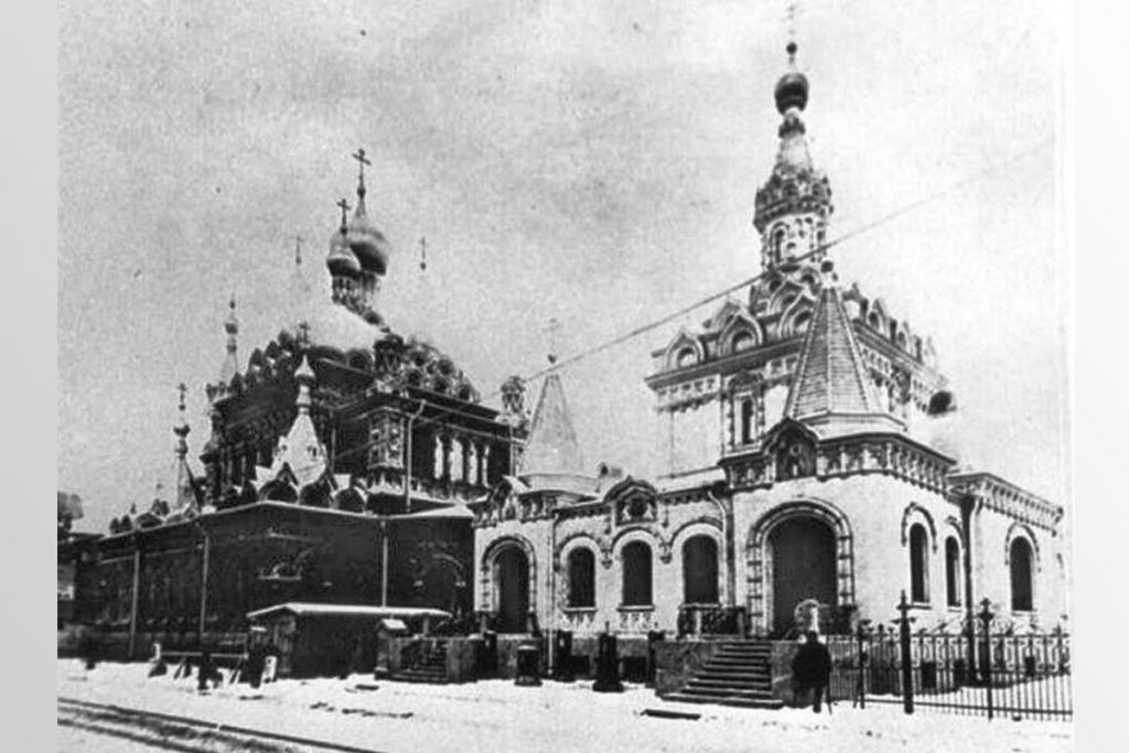 Храм в честь иконы «Всех скорбящих Радосте» и часовня на Стеклянном заводе, разрушены  в 1932 году