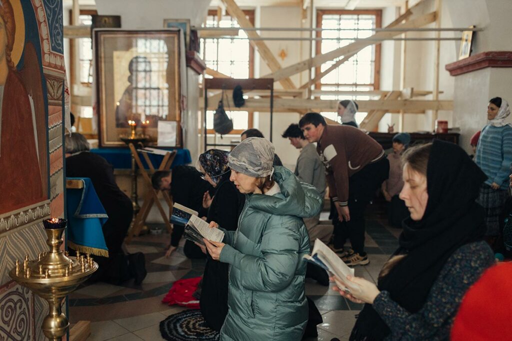 Великое повечерие с чтением канона Андрея Критского в храме Владимирской иконы Божьей Матери села Давыдово