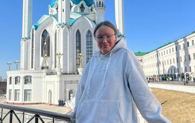 Девушка на фоне Казани 