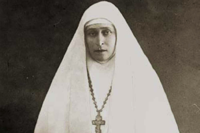 Елизавета Федоровна в облачении сестры милосердия