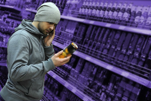 Продажа слабоалкогольных напитков в одном из супермаркетов города