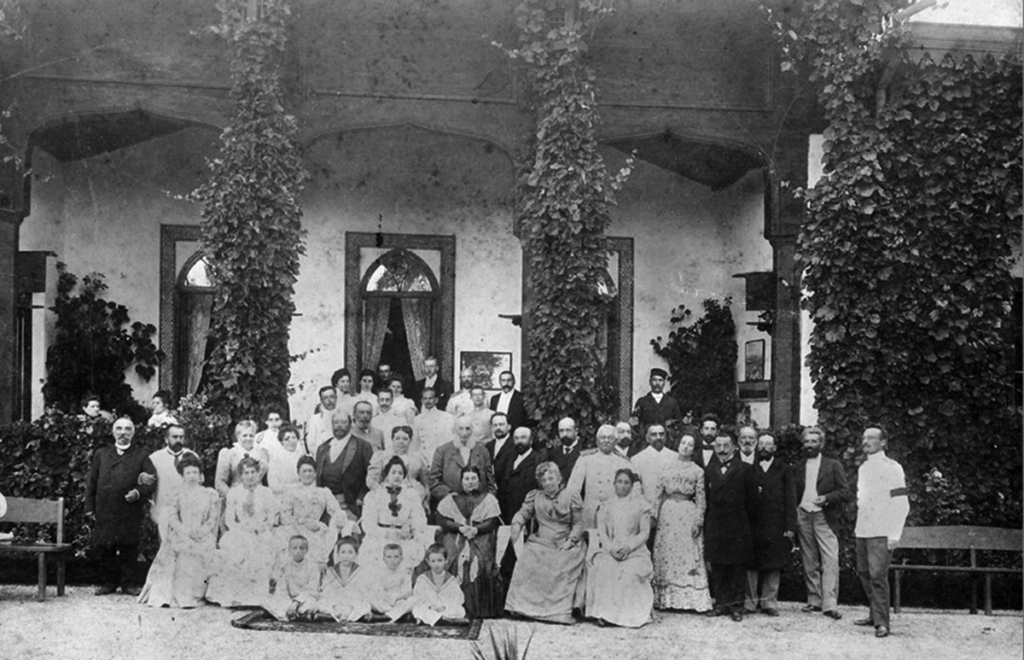На праздновании дня рождения И.К. Айвазовского в имении Шах-Мамай. 1899 год