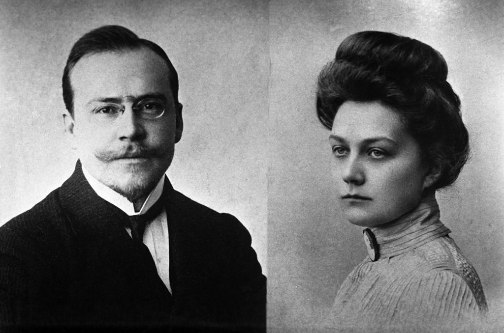 Родители композитора Дмитрия Шостаковича - Дмитрий Болеславович и Софья Васильевна. Репродукция фотографии.