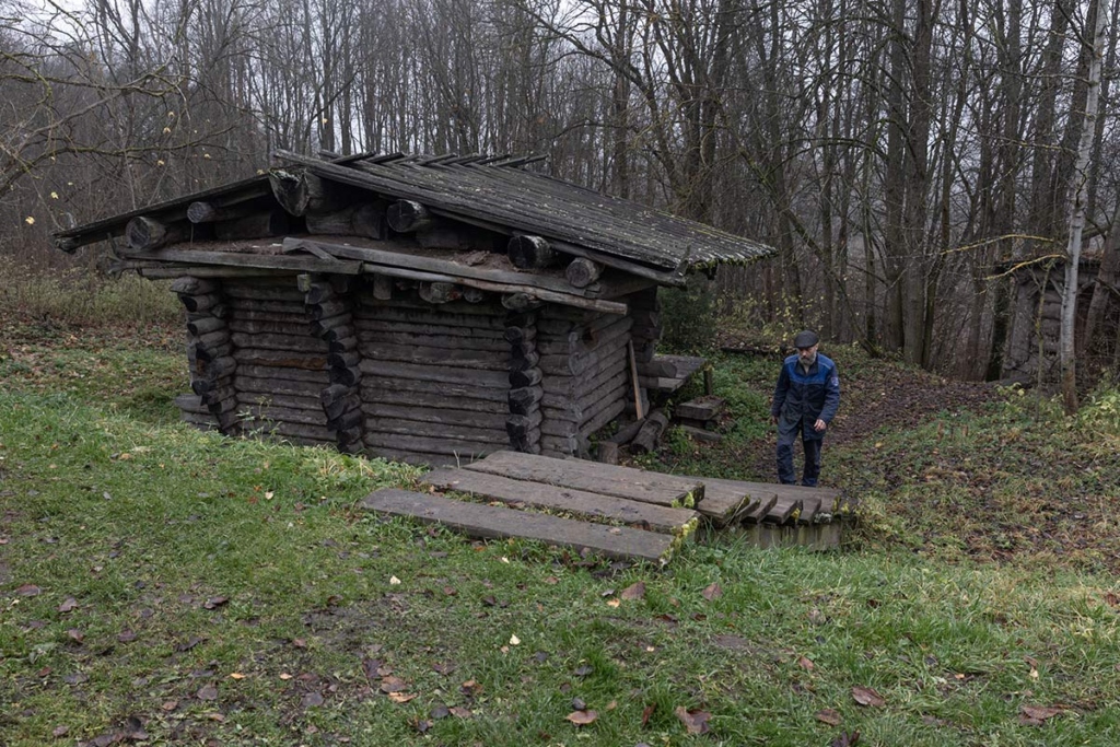 Старая баня «по-черному» и кузнец Сергей Буров