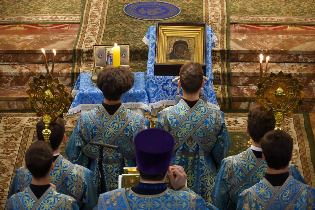 Встреча Казанской иконы Божией Матери в Новосибирске