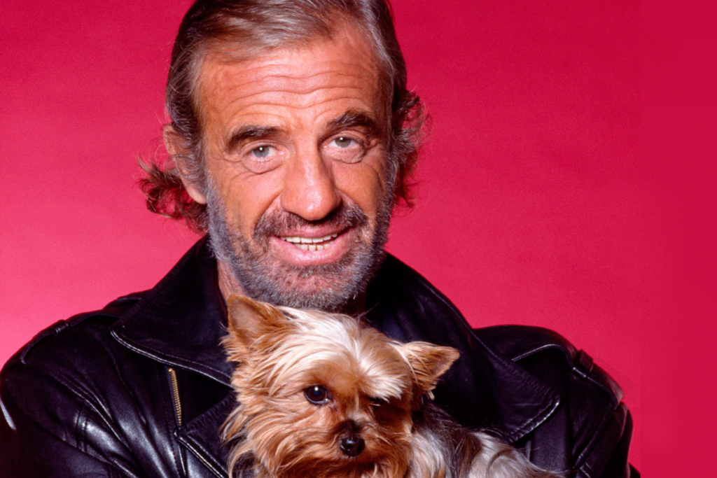 Актер Жан-Поль Бельмондо с собачкой