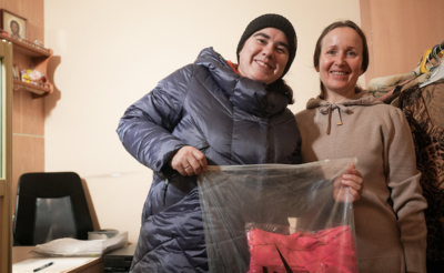 Две молодые женщины