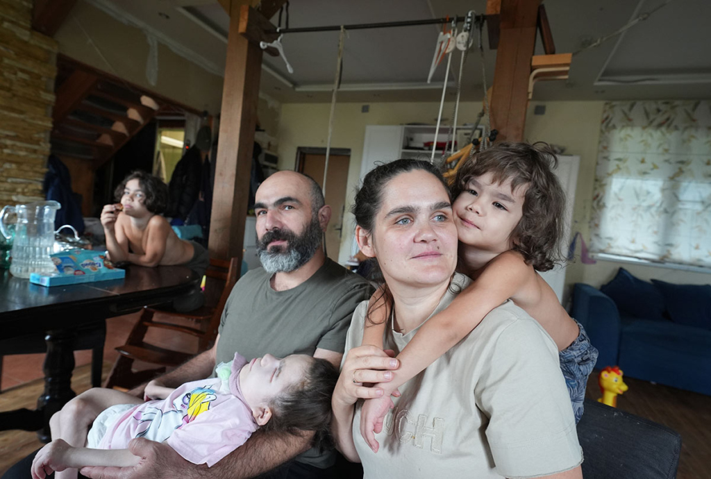 Яна и Артур с детьми 