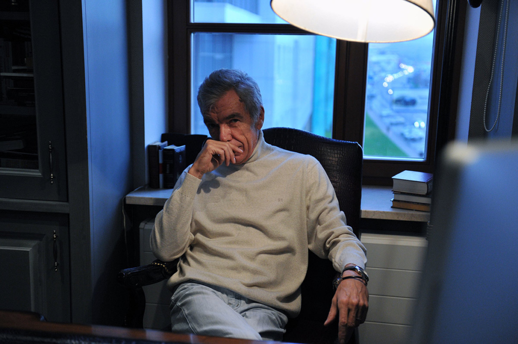 Юрий Николаев