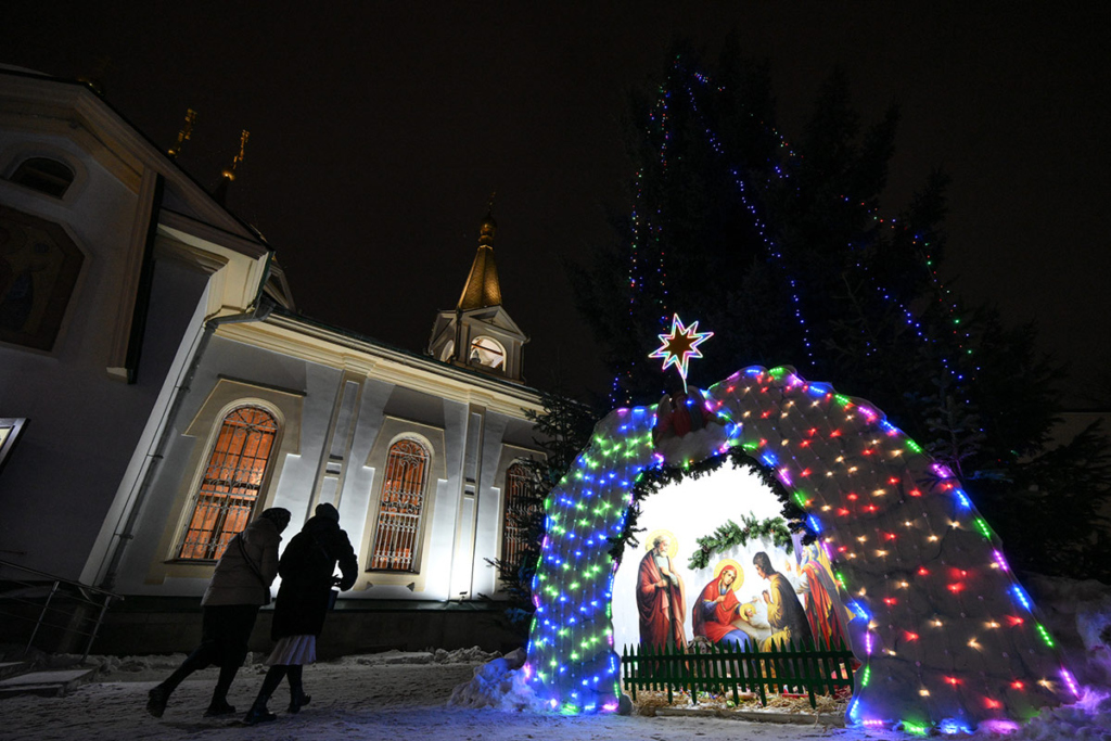Рождественский вертеп у Вознесенского кафедрального собора в Новосибирске