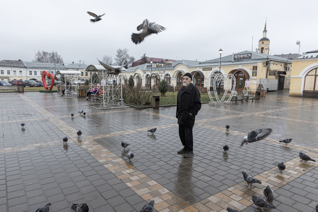 Владимир на центральной улице города