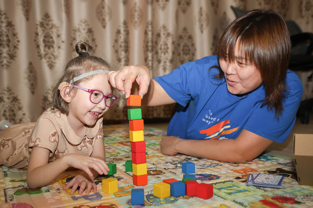 Мама с дочкой 