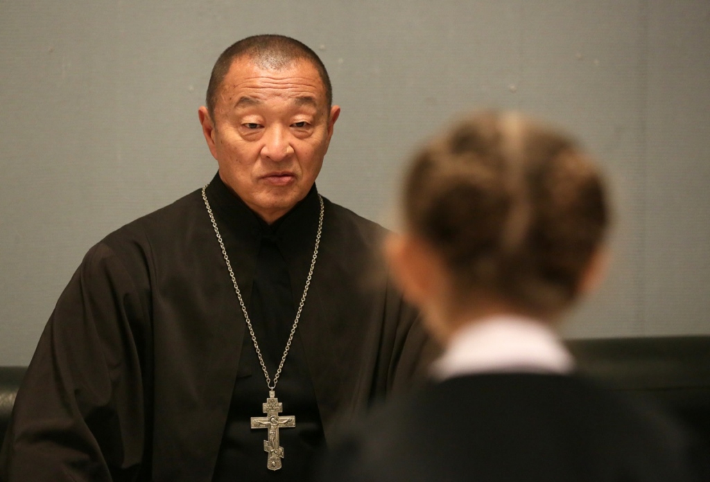 Актер Кэри-Хироюки Тагава во время съемок фильма "Иерей-Сан"